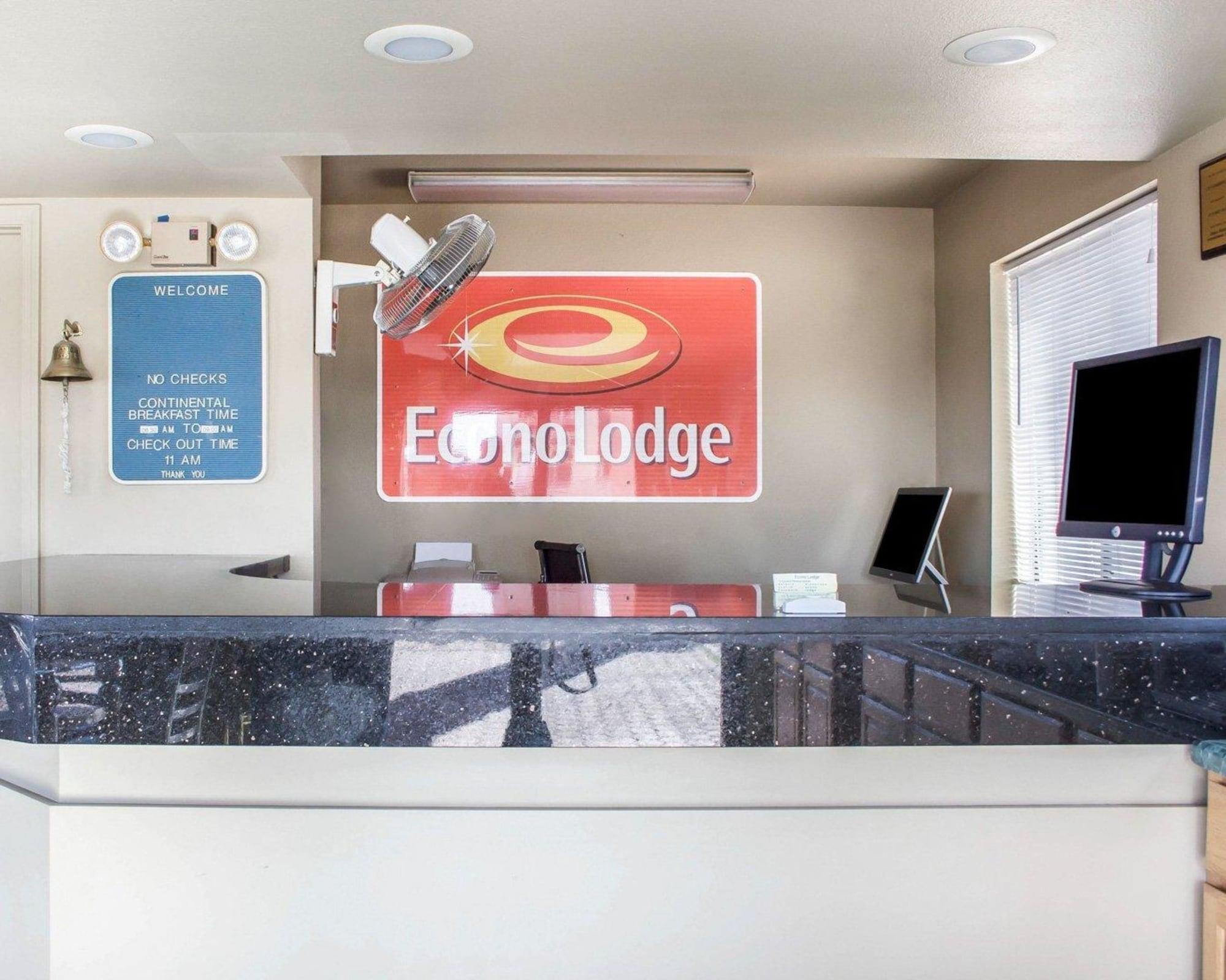 Travelodge By Wyndham Кингман Экстерьер фото