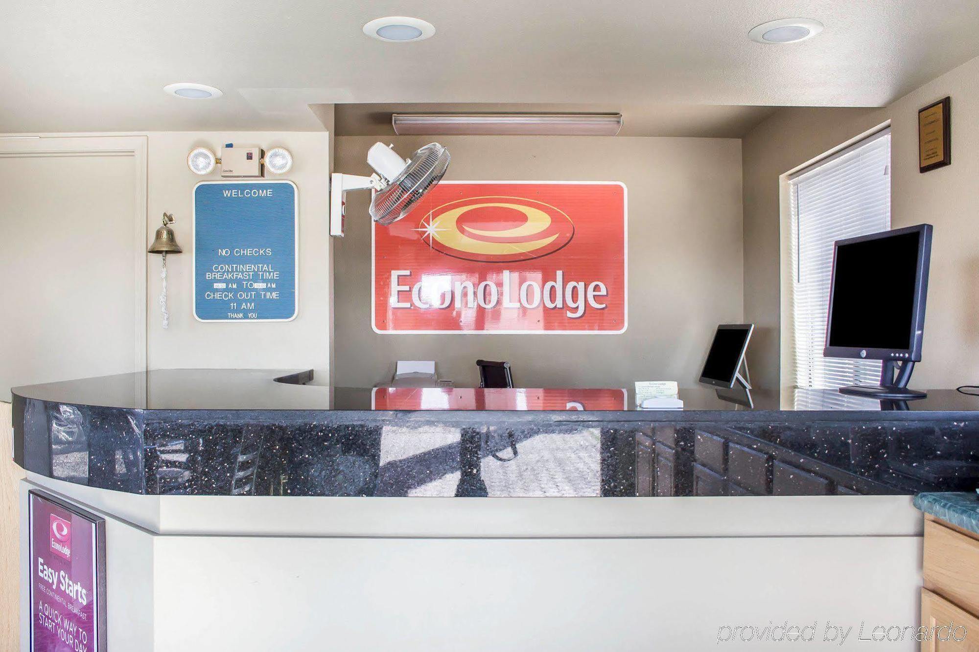 Travelodge By Wyndham Кингман Экстерьер фото